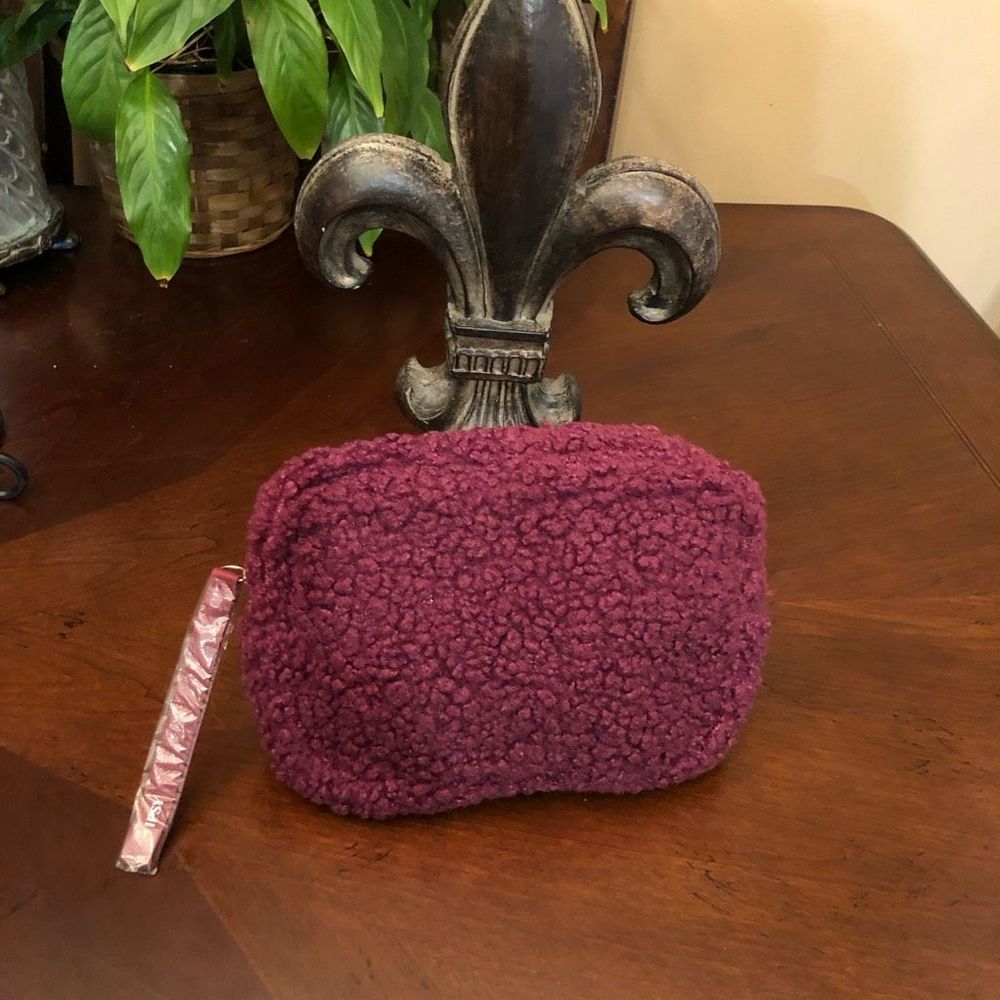 IPSY - Cosmetic Bag in Plum Faux Fur - BAG ONLY. New, never used. NWOT!￼ - Picture 8 of 9